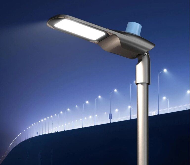 New-Design-Remote-Control-Monitoring-Intelligent-Smart-Dimming-LED-Street-Light-for-Urban-Highway